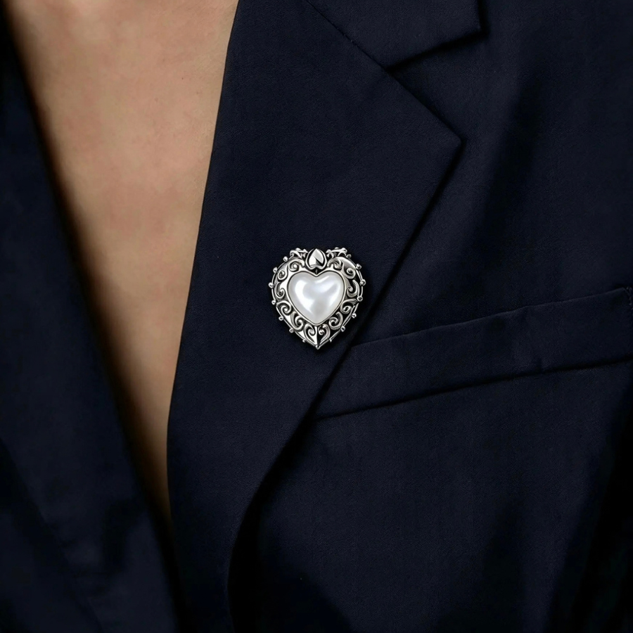 Queen of hearts brooch