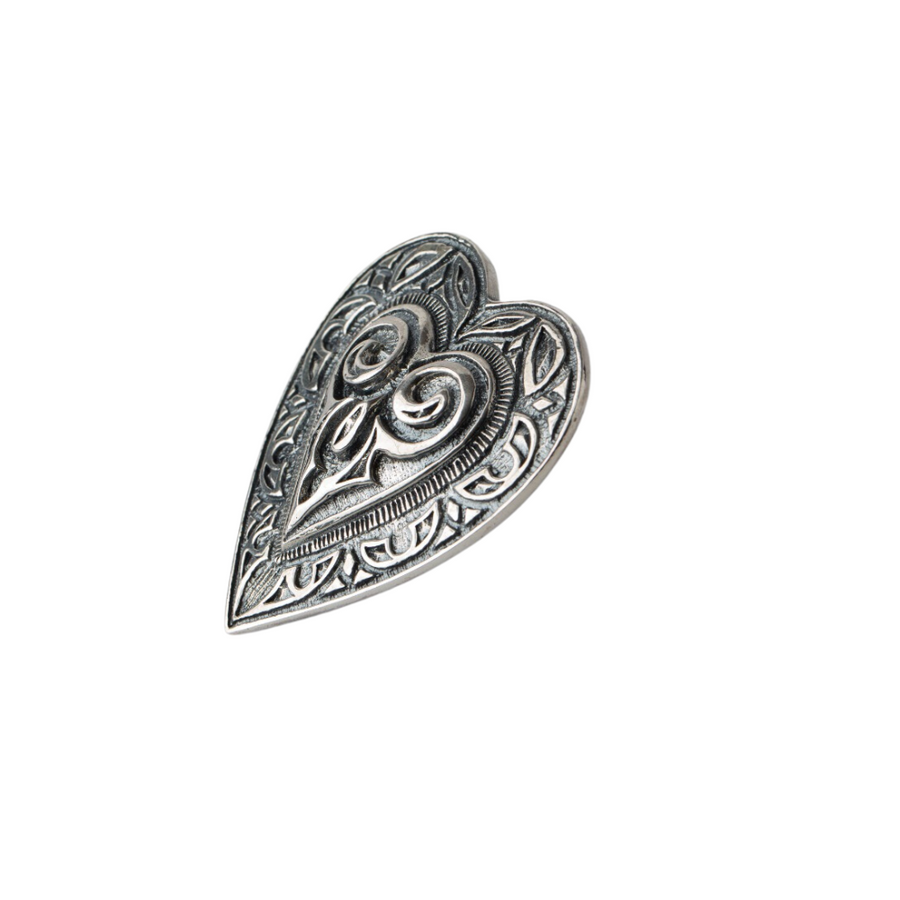 Yerevanyan Sırt brooch