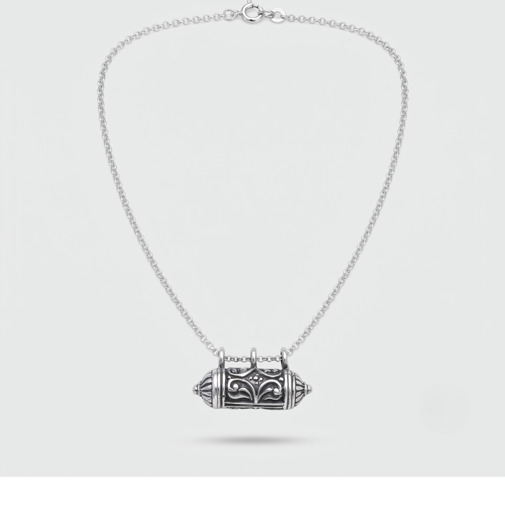 Hmayil necklace