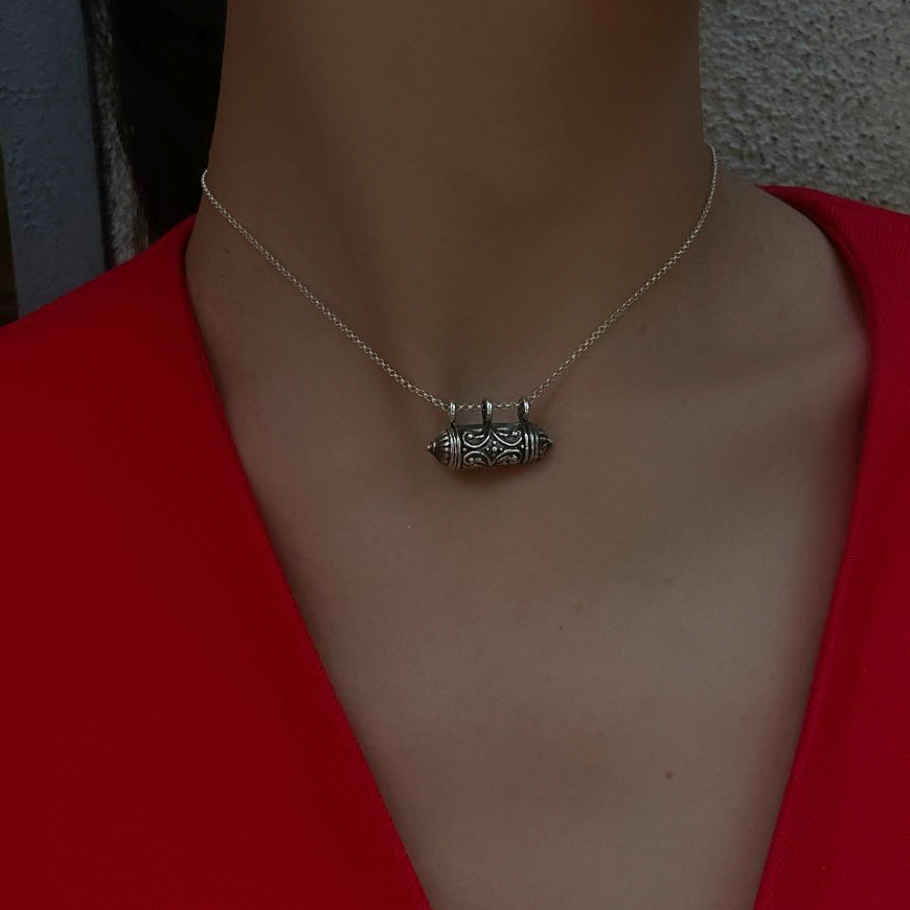 srvak necklace