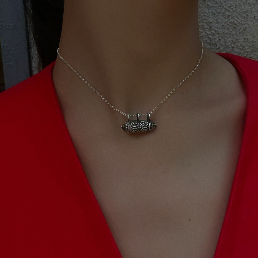 srvak necklace